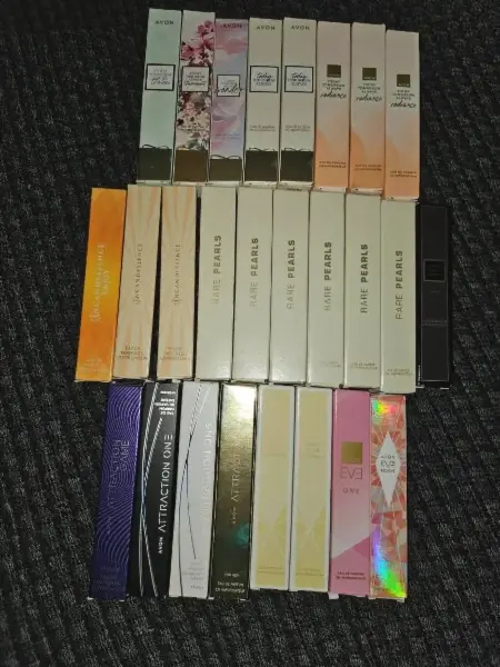 Velká sada kosmetiky Avon - parfémy, krémy a laky 2