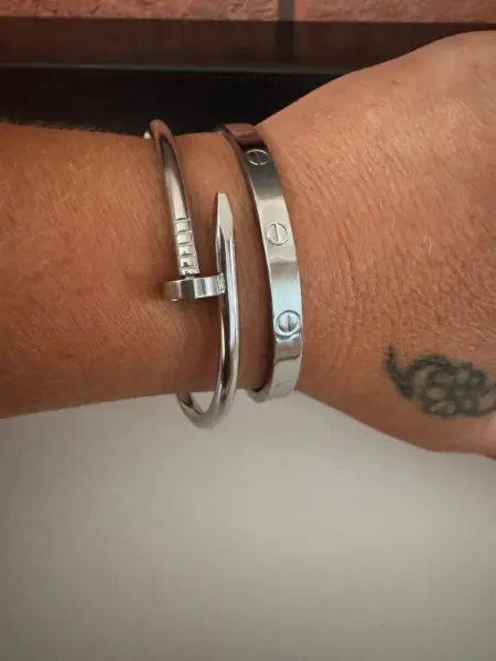 Sada dvou stříbrných náramků Cartier 4