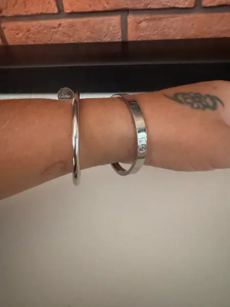 Sada dvou stříbrných náramků Cartier 3