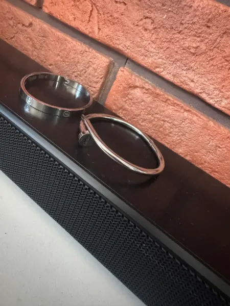 Sada dvou stříbrných náramků Cartier 5