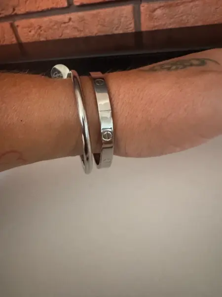 Sada dvou stříbrných náramků Cartier 10