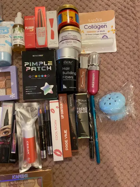 Sada kosmetických produktů - péče o pleť, vlasy a líčení 5