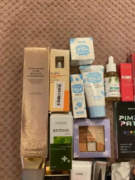 Sada kosmetických produktů - péče o pleť, vlasy a líčení 2