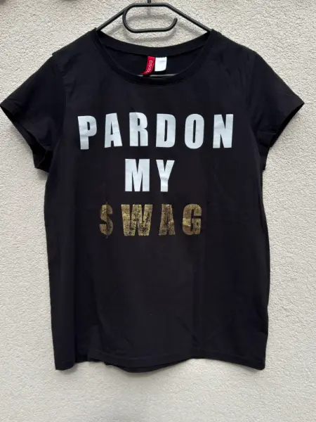 Dámské černé tričko s krátkým rukávem s nápisem H&M 