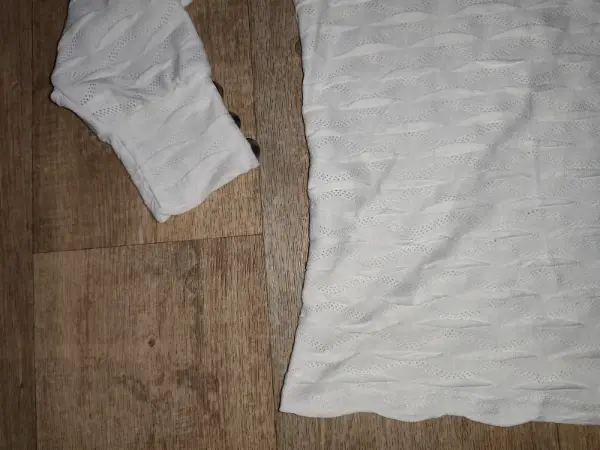Dámské bílé tričko s dlouhým rukávem a knoflíky, L 4