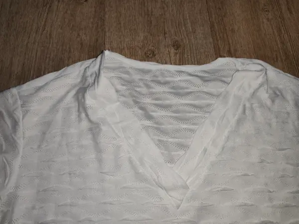 Dámské bílé tričko s dlouhým rukávem a knoflíky, L 3