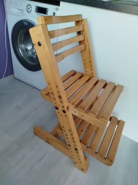 Dřevěná rostoucí židle pro děti