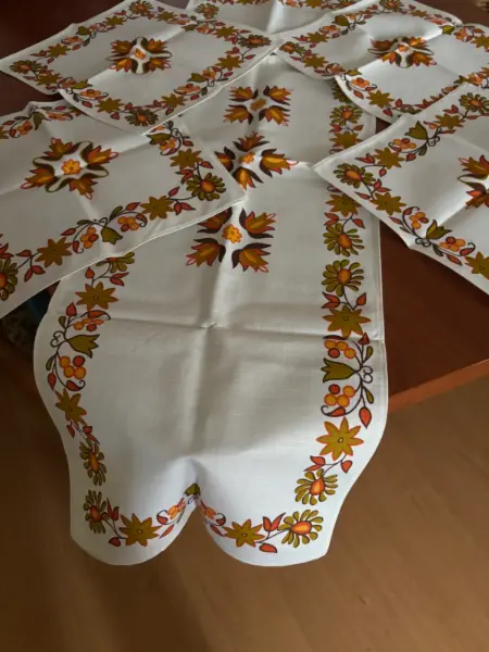 Vintage sada prostírání a běhounu s květinovým vzorem 2