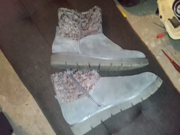 Dámské šedé kotníkové boty se vzorem 2