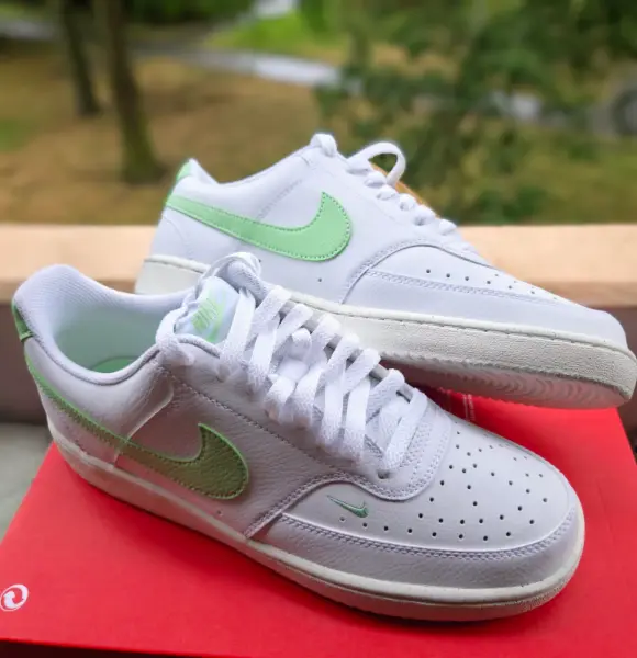 Dámské tenisky Nike Court Vision Lo NN, vel. 40.5 2