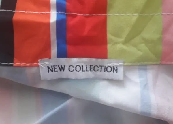 Dámské pruhované šaty s páskem, vel. neuvedena 8