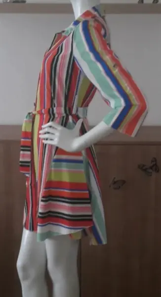 Dámské pruhované šaty s páskem, vel. neuvedena 5