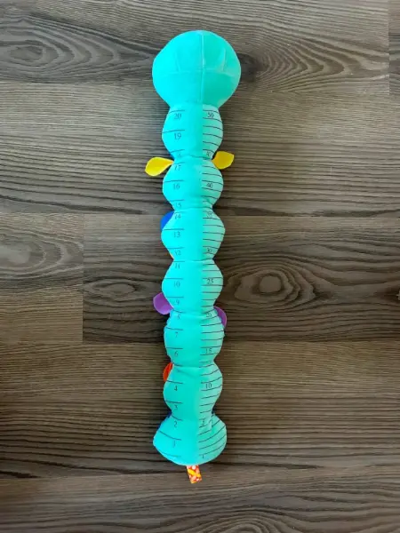 Plyšová housenka s metrem pro miminka 2