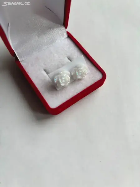 Náušnice ve tvaru růžiček v různých barvách 7