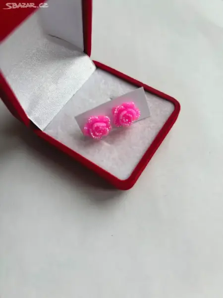 Náušnice ve tvaru růžiček v různých barvách 5