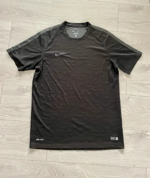 Nike Triko L 