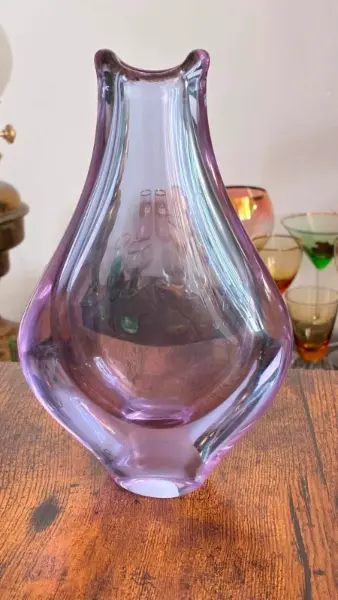 Designová fialová skleněná váza 8