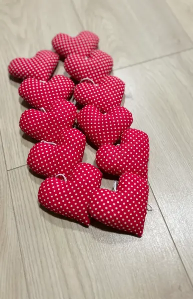 Červené srdíčko s puntíky  3