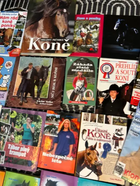 Velká sbírka knih o koních + Pony Club + časopisy + DVD | 50 13