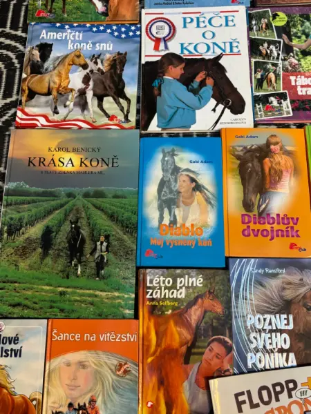 Velká sbírka knih o koních + Pony Club + časopisy + DVD | 50 6