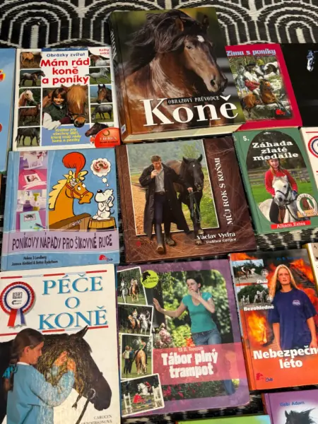 Velká sbírka knih o koních + Pony Club + časopisy + DVD | 50 10