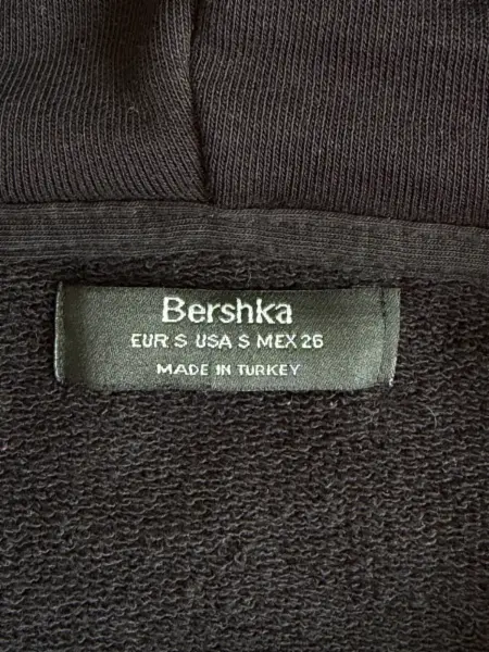 Černá crop mikina Bershka s kamínky 4