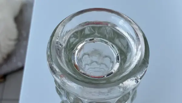 Designová skleněná váza s reliéfním vzorem 5