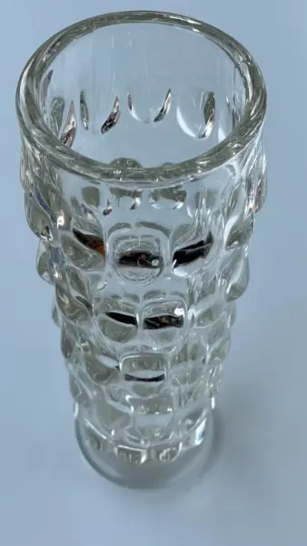 Designová skleněná váza s reliéfním vzorem 3