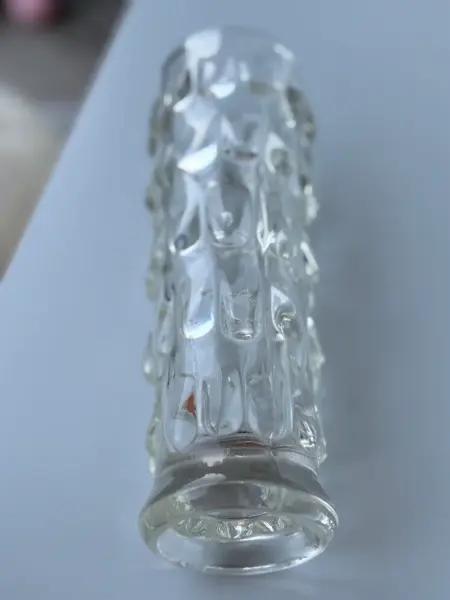 Designová skleněná váza s reliéfním vzorem 7