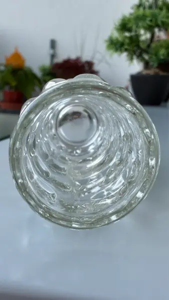 Designová skleněná váza s reliéfním vzorem 6