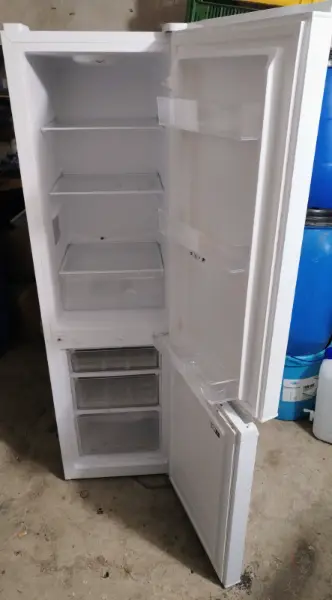 Kombinovaná chladnička s mrazákem ETA