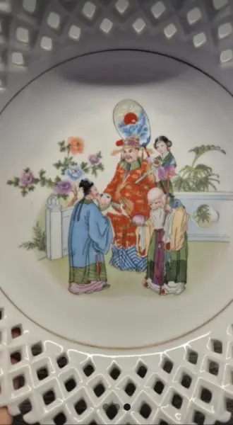Porcelánový dekorativní talíř s čínským motivem 2