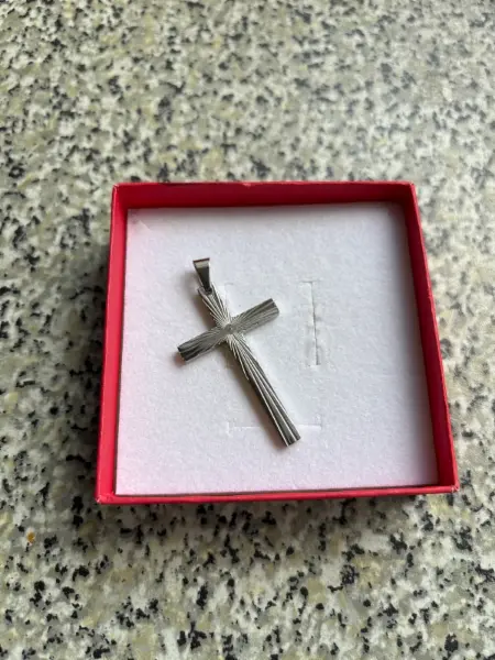 Přívěsek kříže z chirurgické oceli  2