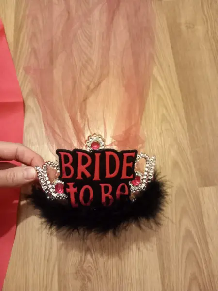 Korunka a šerpa Bride to be 2