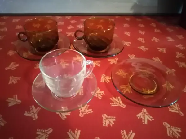 Skleněné hrníčky a podšálky 5
