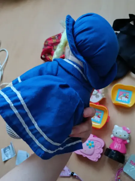 Sada Hello Kitty hraček a doplňků, ledvinka Sinsay apod  13
