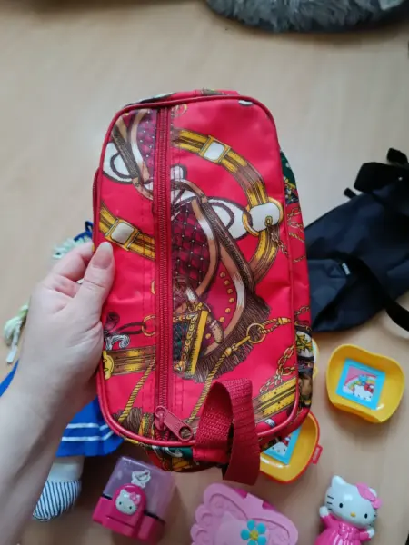 Sada Hello Kitty hraček a doplňků, ledvinka Sinsay apod  11