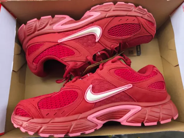  Nike V5 RNR, červené, vel. 43 6
