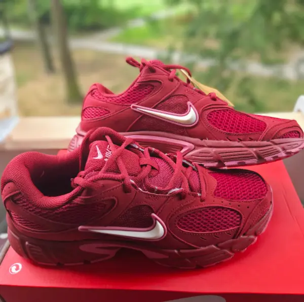  Nike V5 RNR, červené, vel. 43 2
