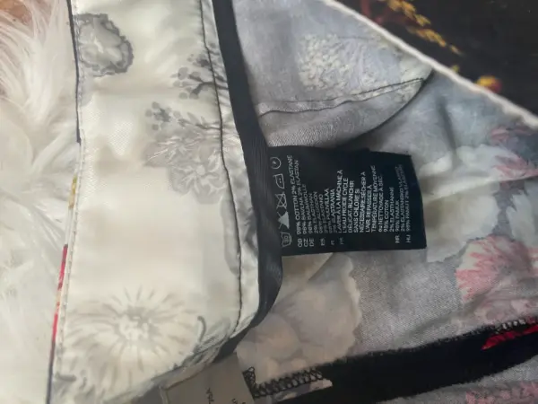 Dámské kalhoty H&M s květinovým vzorem 3