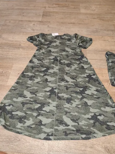 Dívčí šaty Gap Kids s maskáčovým vzorem,  6