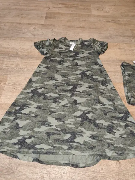Dívčí šaty Gap Kids s maskáčovým vzorem,  2