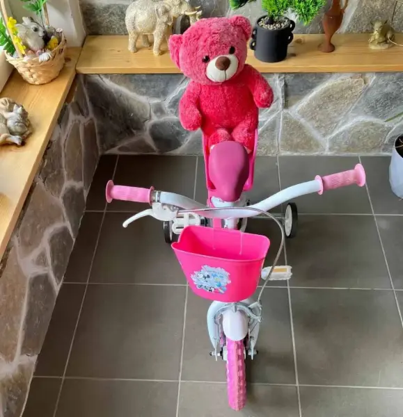 Dětské růžové odrážedlo s košíkem a medvídkem 2