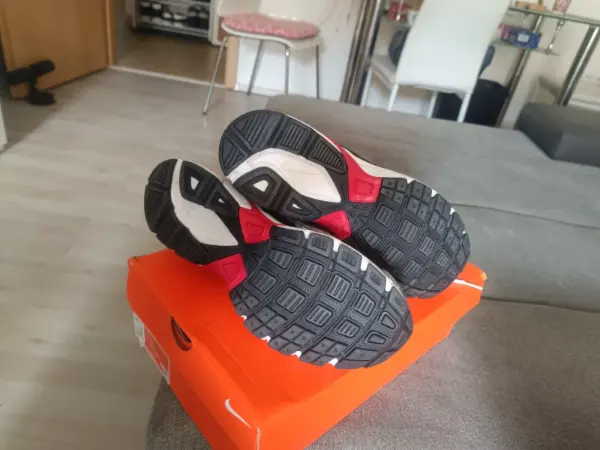 Pánské boty Nike Initiator, stříbrné, vel. 42.5 3
