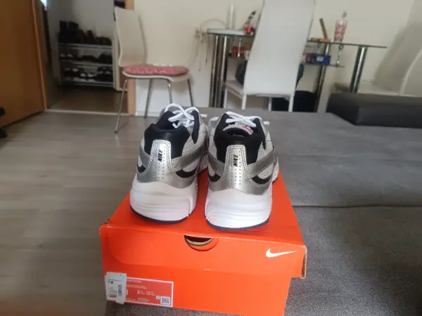 Pánské boty Nike Initiator, stříbrné, vel. 42.5 4