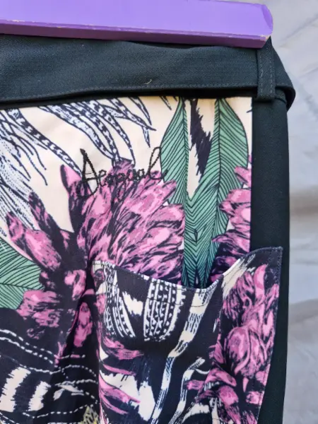 Dámské kalhoty Desigual s květinovým vzorem 8