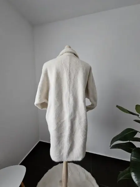 Krémový kabátek 2