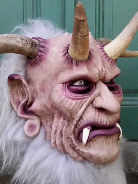 Strašidelná maska čerta Krampus 4