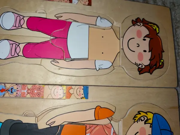 Interaktivní dřevěné tělo holky a kluka 4
