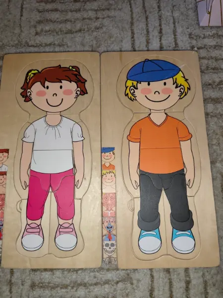 Interaktivní dřevěné tělo holky a kluka